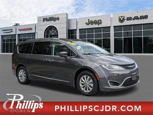 2019 Chrysler Pacifica Touring-L