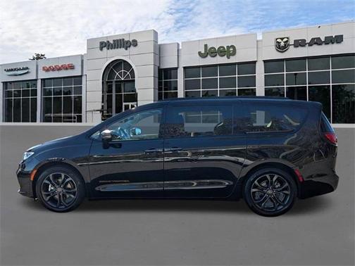 2024 Chrysler Pacifica Touring-L