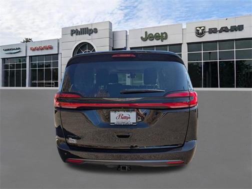2024 Chrysler Pacifica Touring-L