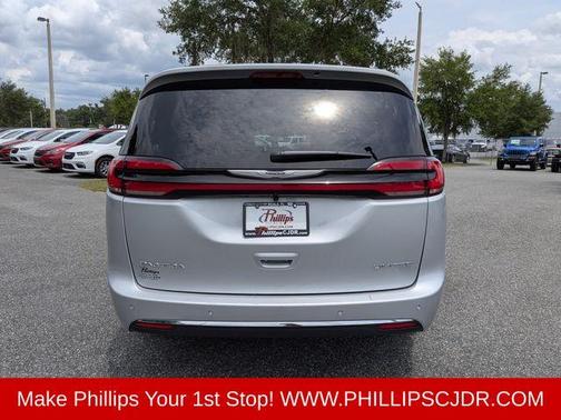 Silver Mist Clearcoat 2026 Chrysler Pacifica Limited
