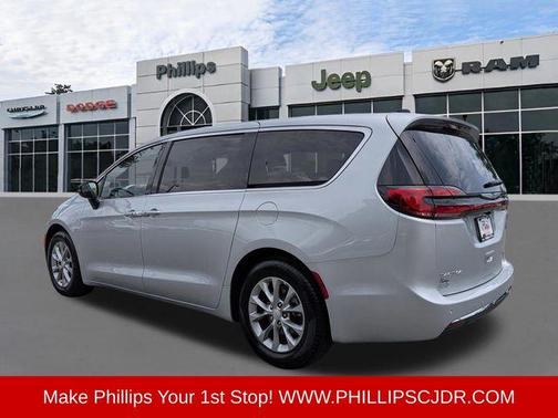 Silver Mist Clearcoat 2026 Chrysler Pacifica Limited