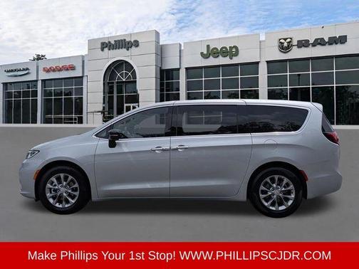 Silver Mist Clearcoat 2026 Chrysler Pacifica Limited