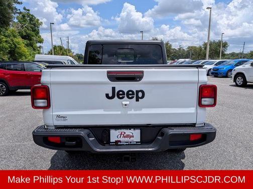 Bright White Clearcoat 2023 Jeep Gladiator Sport