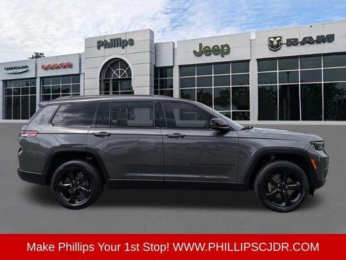 Metallic 2023 Jeep Grand Cherokee L Laredo
