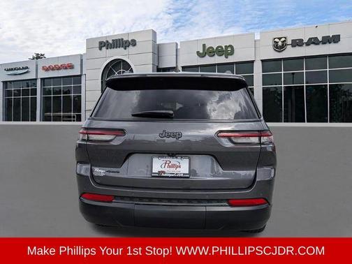 Metallic 2023 Jeep Grand Cherokee L Laredo