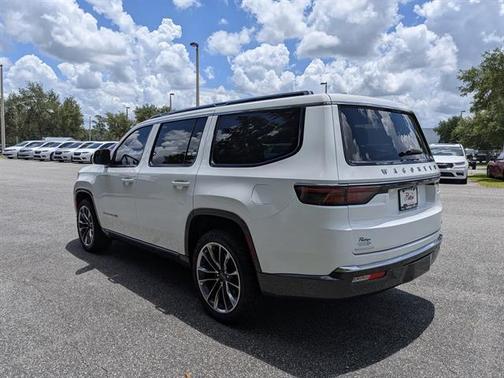 Bright White Clearcoat 2022 Jeep Wagoneer Series III