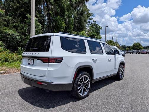 Bright White Clearcoat 2022 Jeep Wagoneer Series III
