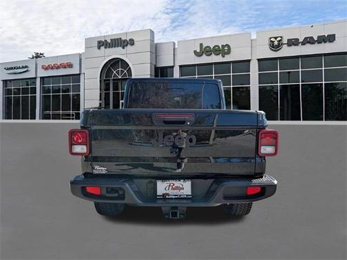 2025 Jeep Gladiator Sport