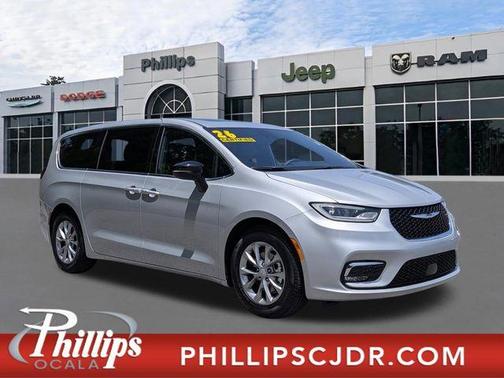 Silver Mist Clearcoat 2026 Chrysler Pacifica Limited
