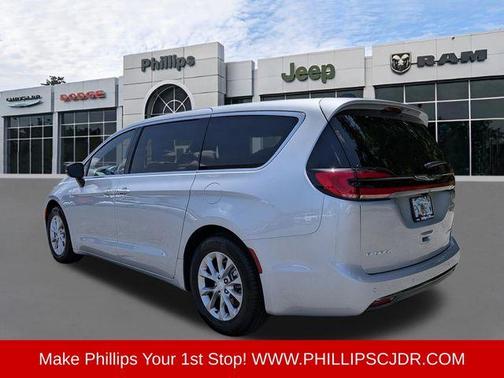 Silver Mist Clearcoat 2026 Chrysler Pacifica Limited