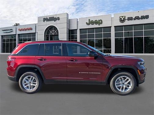 2025 Jeep Grand Cherokee Laredo X