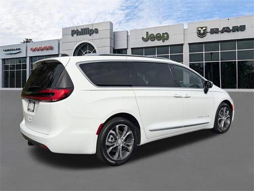 2026 Chrysler Pacifica Pinnacle