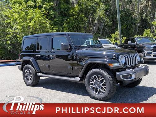 Black Clearcoat 2026 Jeep Wrangler Sahara