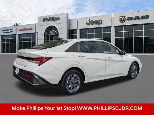 White 2024 Hyundai ELANTRA SEL