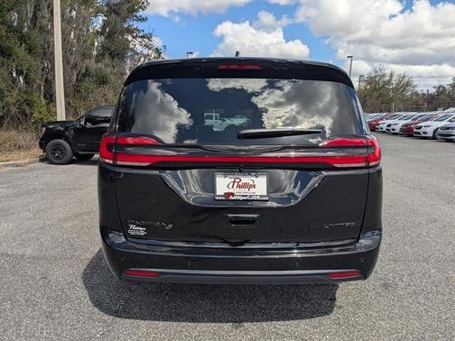 2026 Chrysler Pacifica Limited