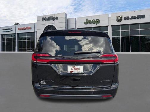 2026 Chrysler Pacifica Limited