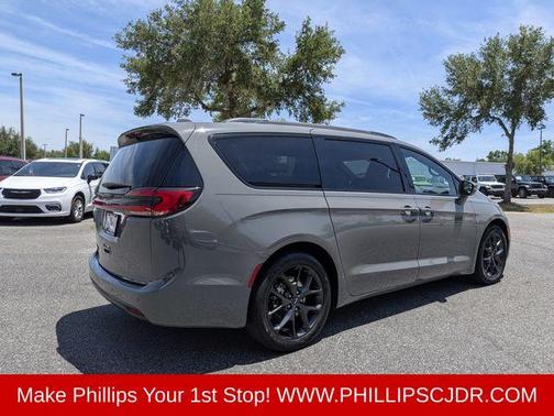 Ceramic Gray 2021 Chrysler Pacifica Touring