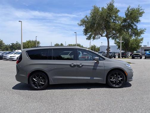 Ceramic Gray 2021 Chrysler Pacifica Touring