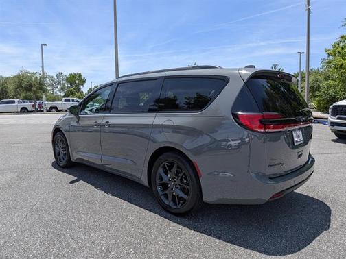 Ceramic Gray 2021 Chrysler Pacifica Touring