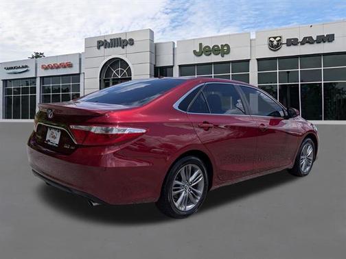 Pearl 2016 Toyota Camry Hybrid SE