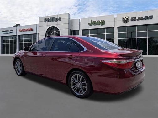 Pearl 2016 Toyota Camry Hybrid SE