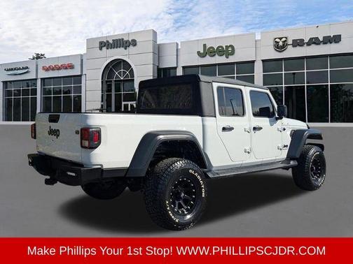 Bright White Clearcoat 2023 Jeep Gladiator Sport