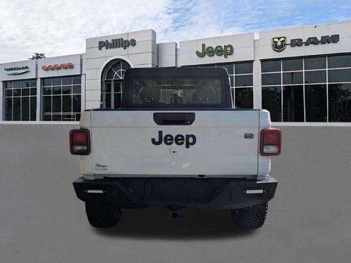 2023 Jeep Gladiator Sport