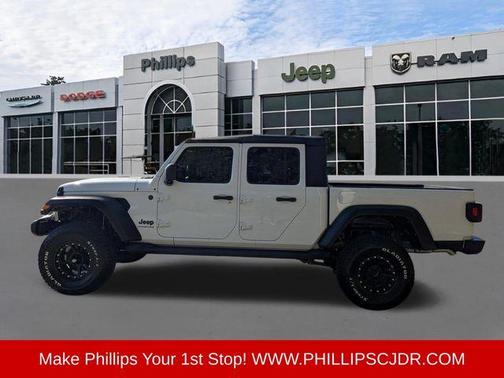 Bright White Clearcoat 2023 Jeep Gladiator Sport