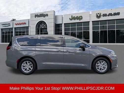 Gray Clearcoat 2025 Chrysler Pacifica Select