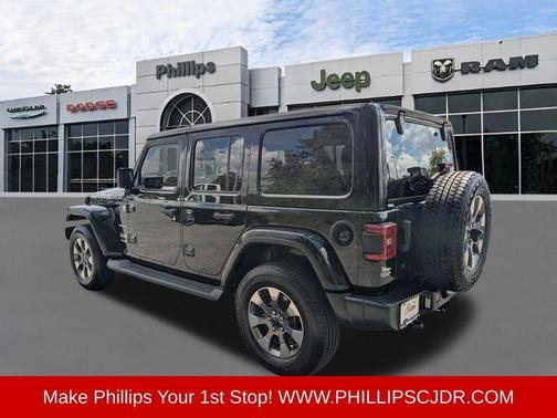 Black Clearcoat 2018 Jeep Wrangler Unlimited Sahara