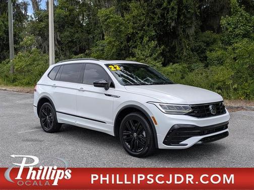 Oryx White Pearl Effect 2022 Volkswagen Tiguan 2.0T SE R-Line Black