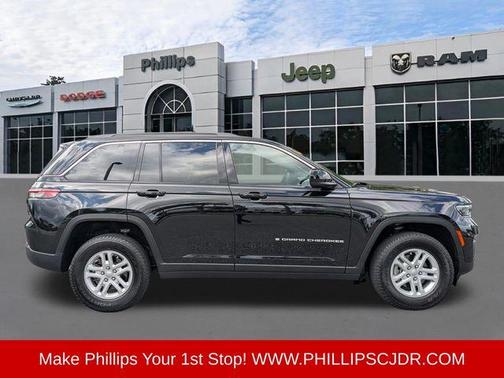 Diamond Black 2025 Jeep Grand Cherokee Laredo