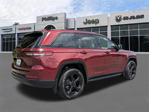 2024 Jeep Grand Cherokee Laredo