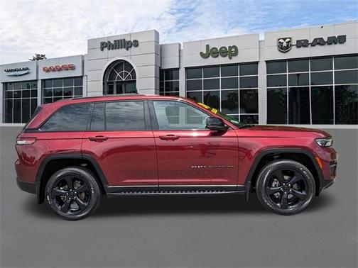 2024 Jeep Grand Cherokee Laredo