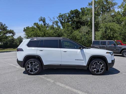 Bright White Clearcoat 2026 Jeep Cherokee Overland