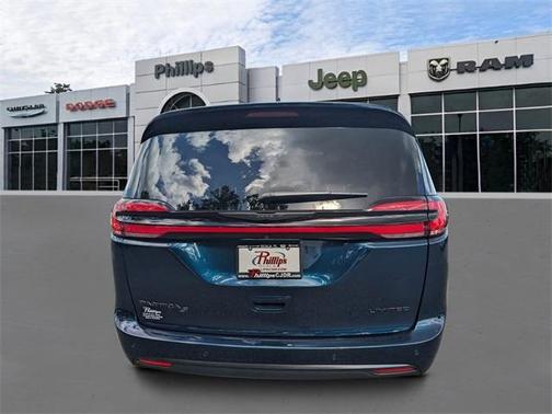 2025 Chrysler Pacifica Limited