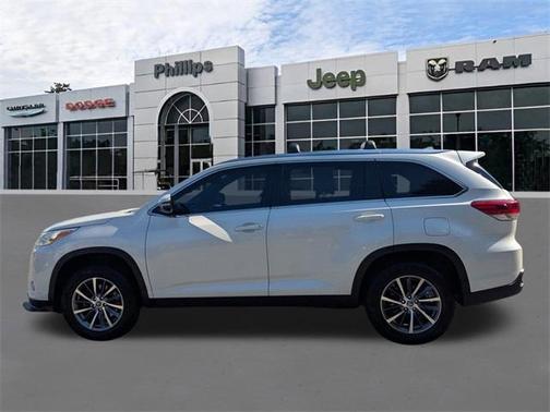 2019 Toyota Highlander 