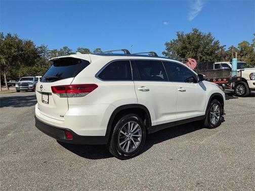 2019 Toyota Highlander 