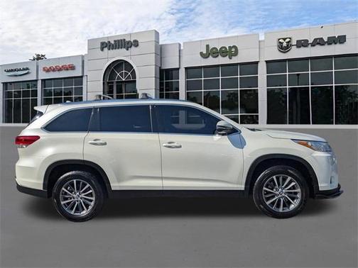 2019 Toyota Highlander 