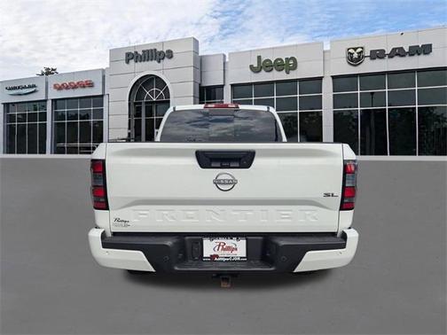2025 Nissan Frontier SL