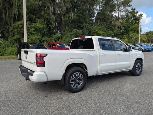 2025 Nissan Frontier SL