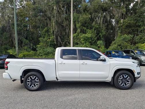 2025 Nissan Frontier SL
