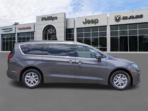 Granite Crystal Clearcoat Metallic 2022 Chrysler Pacifica Touring-L