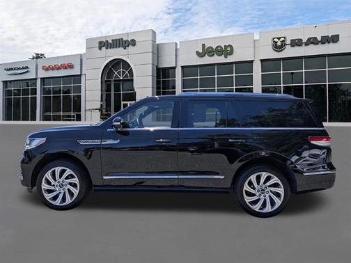 Black 2024 Lincoln Navigator Premiere