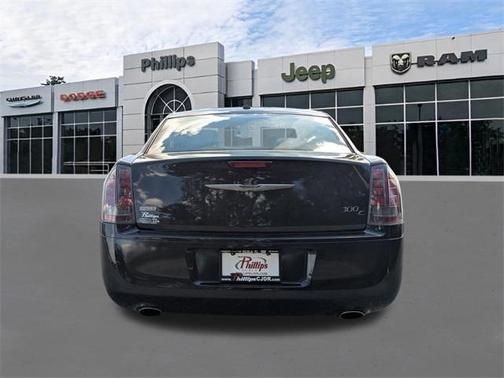 2013 Chrysler 300C Varvatos Collection