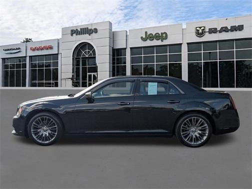 2013 Chrysler 300C Varvatos Collection