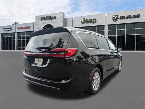 2024 Chrysler Pacifica Touring-L
