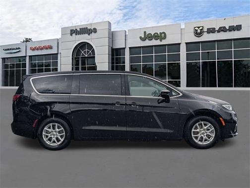 2024 Chrysler Pacifica Touring-L