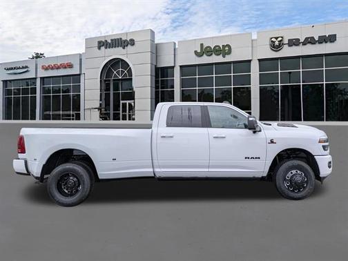 Bright White Clearcoat 2026 RAM 3500 Laramie
