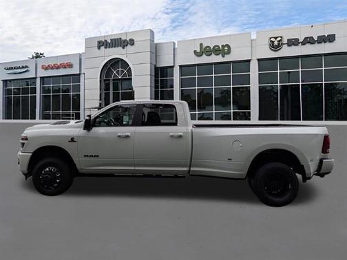 Bright White Clearcoat 2026 RAM 3500 Laramie